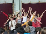 Bajai Fiatalok Színháza: Musical Varázs c. produkciójának előadása intézményünkben